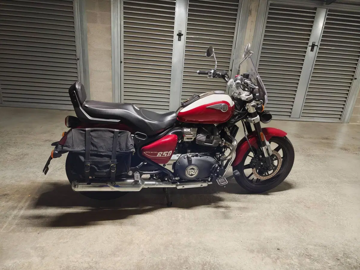 Royal Enfield Super Meteor 650 (2023 - 26)