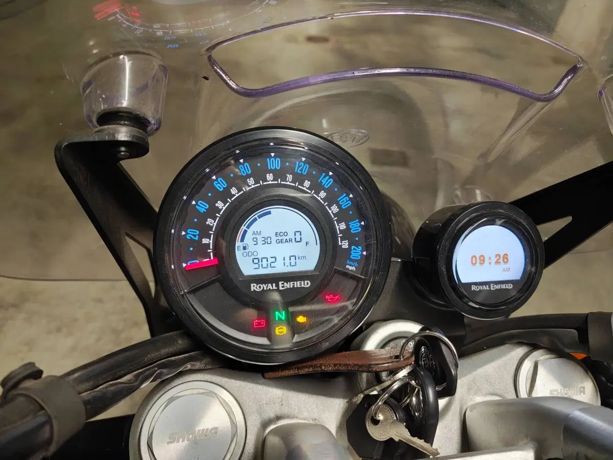 Royal Enfield Super Meteor 650 (2023 - 26) (2)