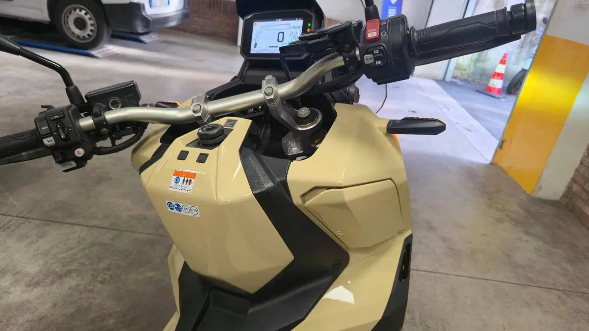 Honda X-ADV 750 DCT (2021 - 24) (13)