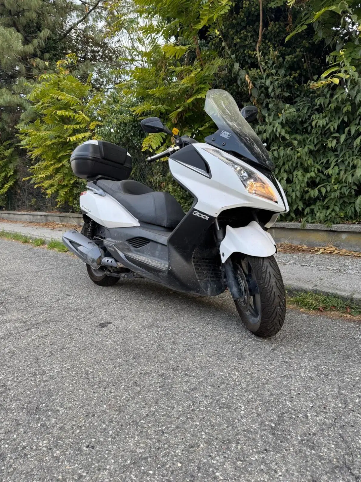 Kymco Downtown 300i (2009 - 17) (2)