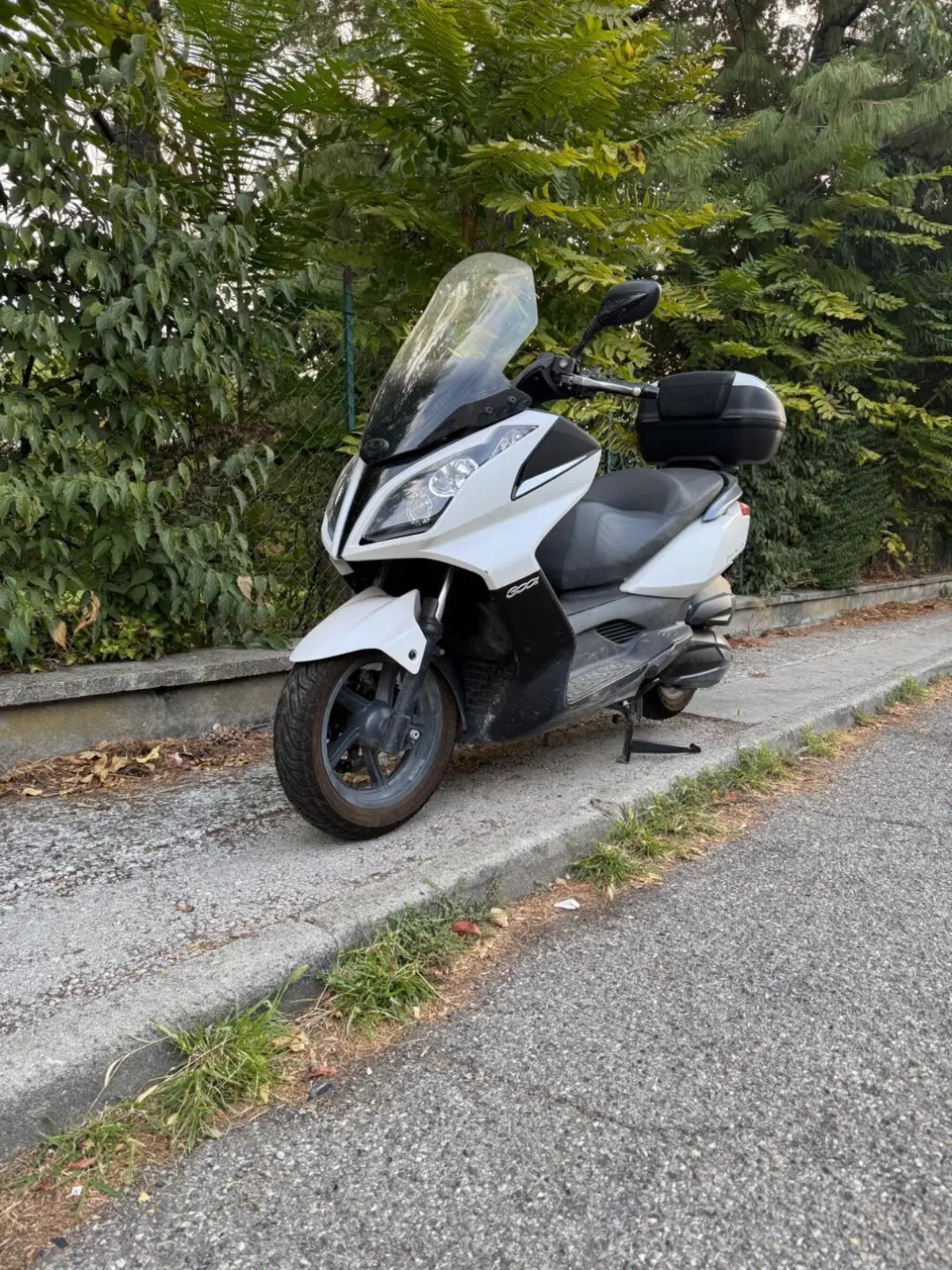 Kymco Downtown 300i (2009 - 17) (4)