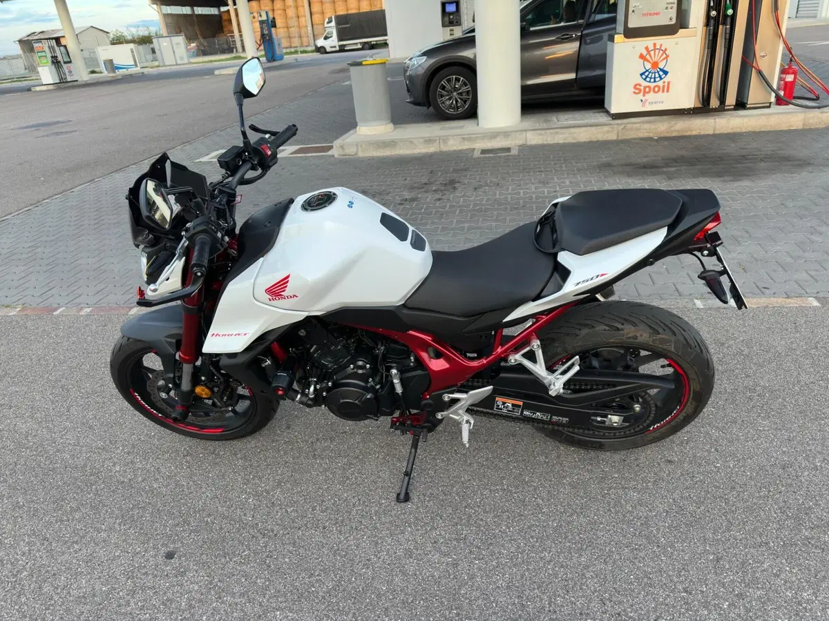 Honda CB 750 Hornet (2023 - 24) (3)