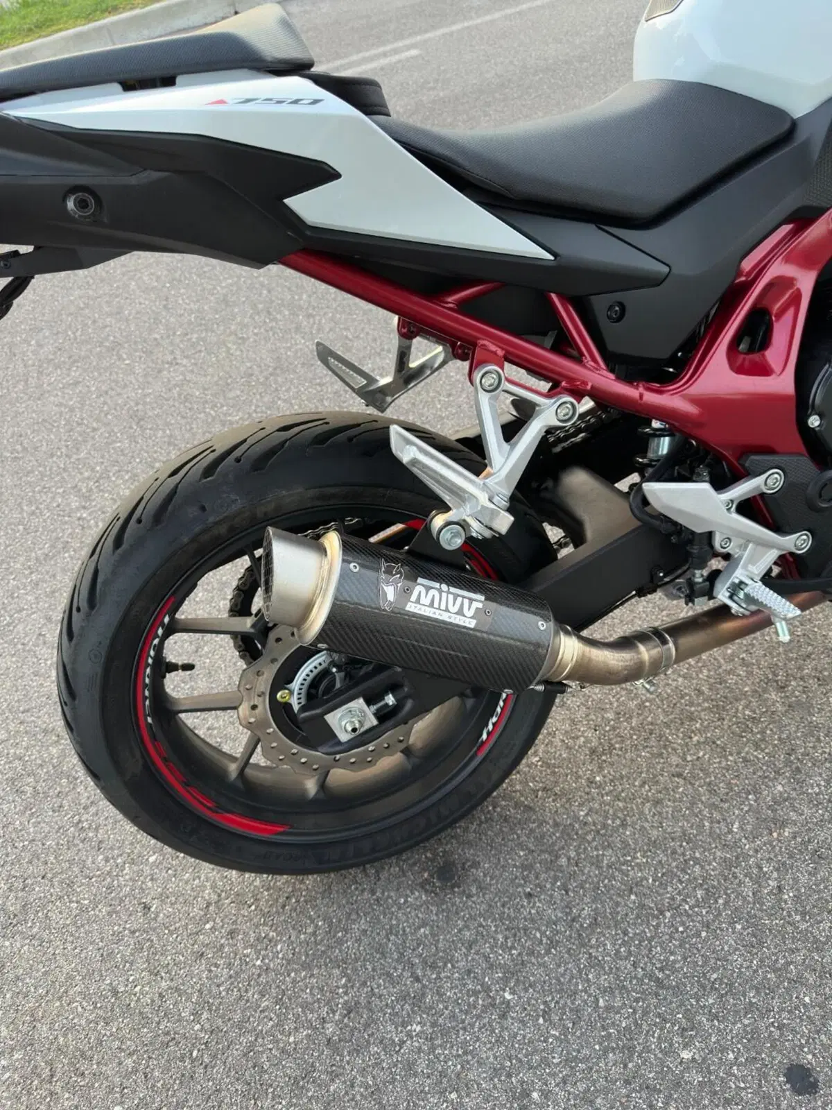 Honda CB 750 Hornet (2023 - 24) (5)