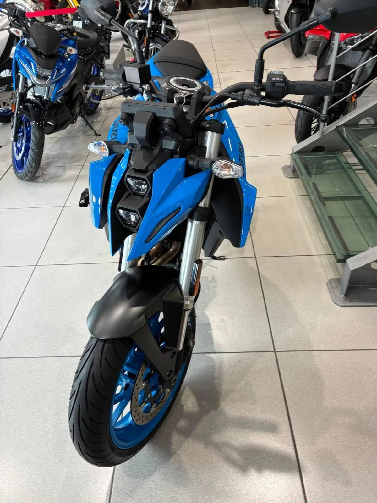 Suzuki GSX-8S (2023 - 24) (4)