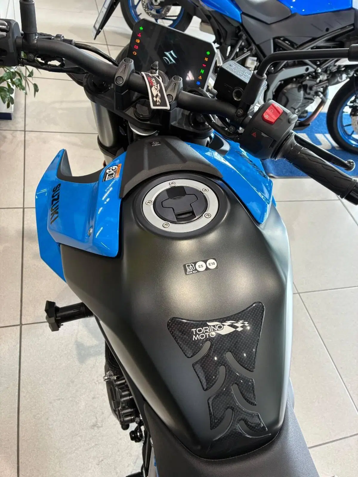 Suzuki GSX-8S (2023 - 24) (7)