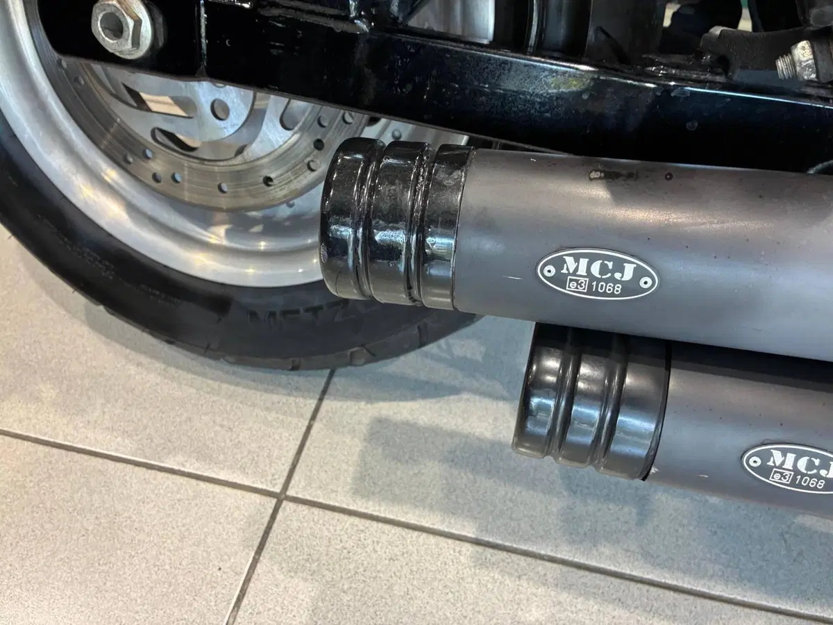Harley-Davidson 1584 Fat Bob (2007 - 13) - FXDF (6)