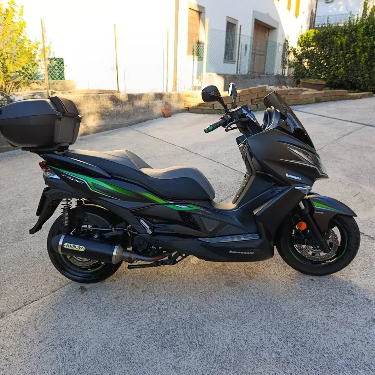 Kawasaki J 300 (2017 - 21) (3)