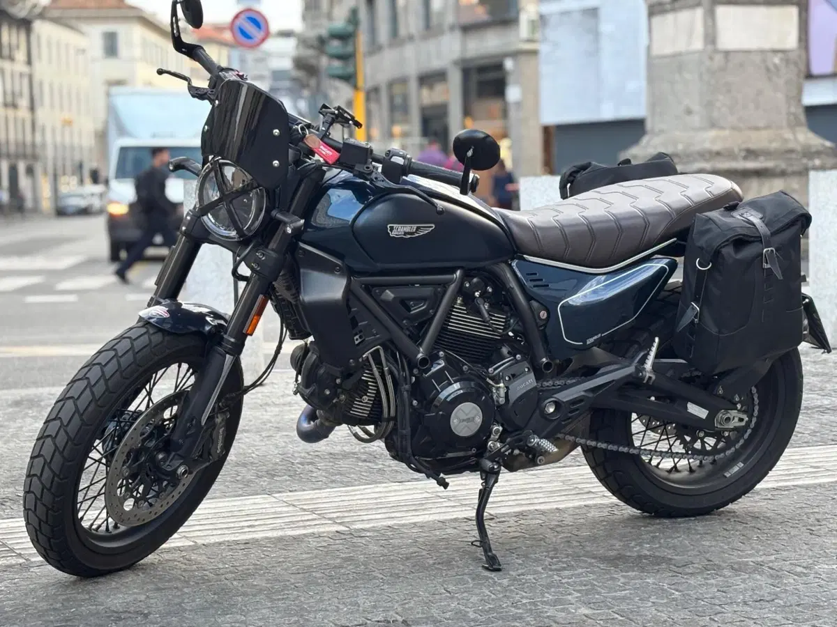 Ducati Scrambler 800 Nightshift (2023 - 24)