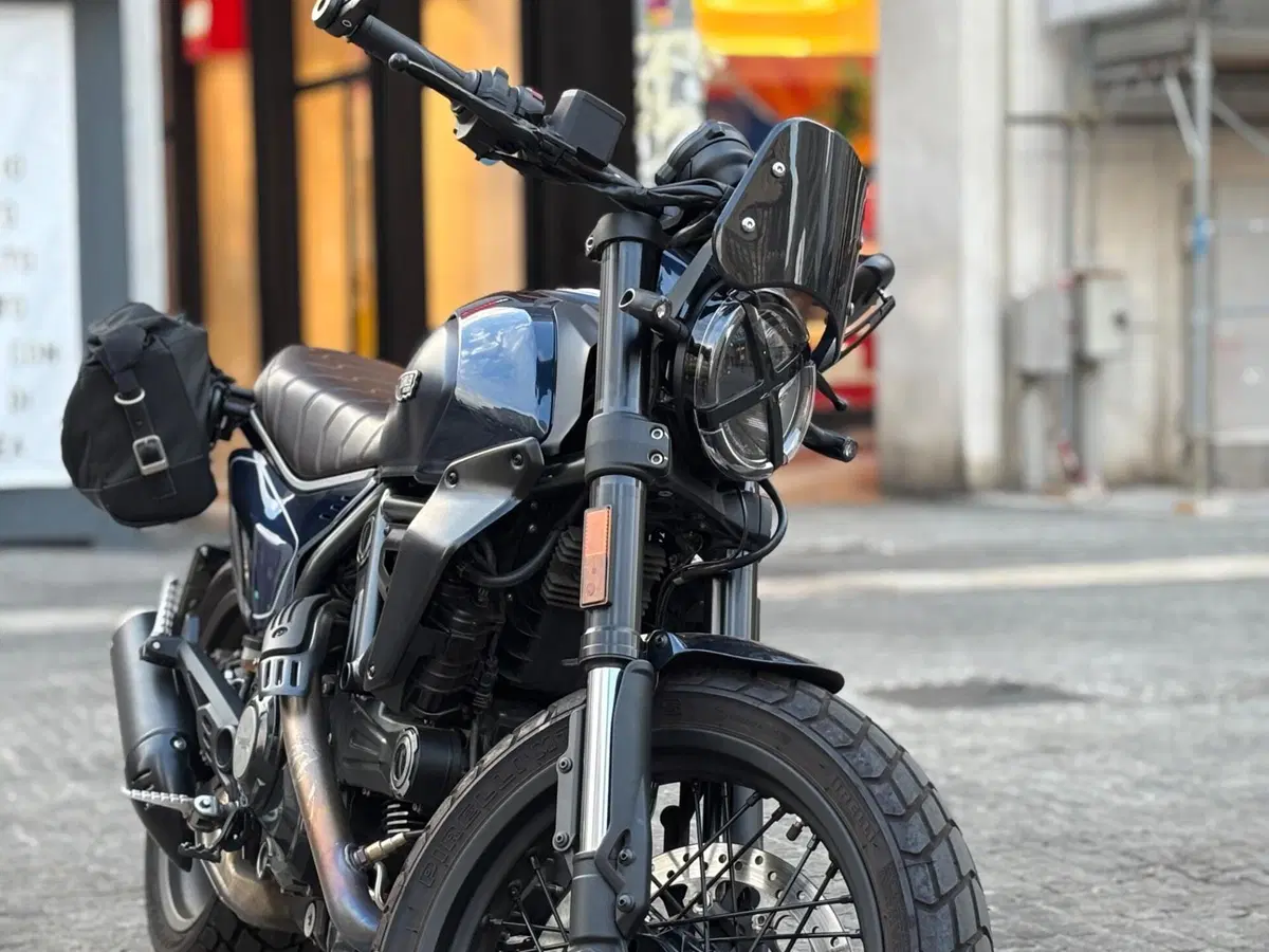 Ducati Scrambler 800 Nightshift (2023 - 24) (2)