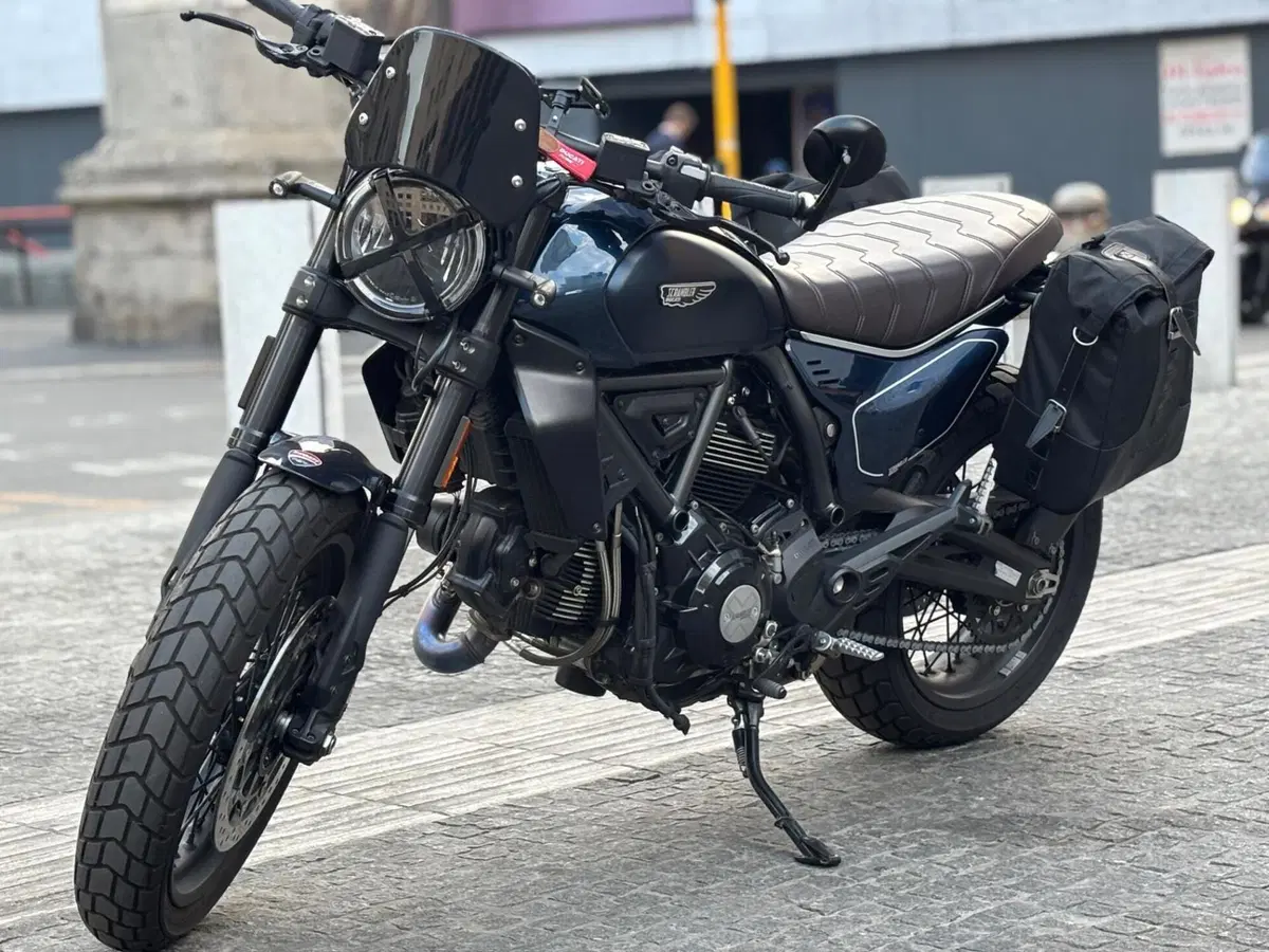 Ducati Scrambler 800 Nightshift (2023 - 24) (5)