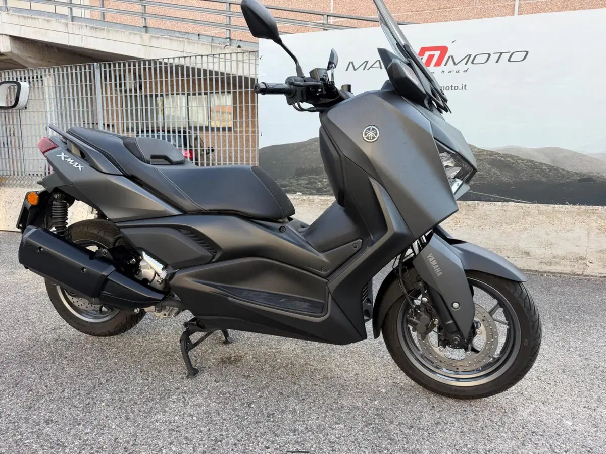 Yamaha X-Max 300 (2021 - 24) (2)