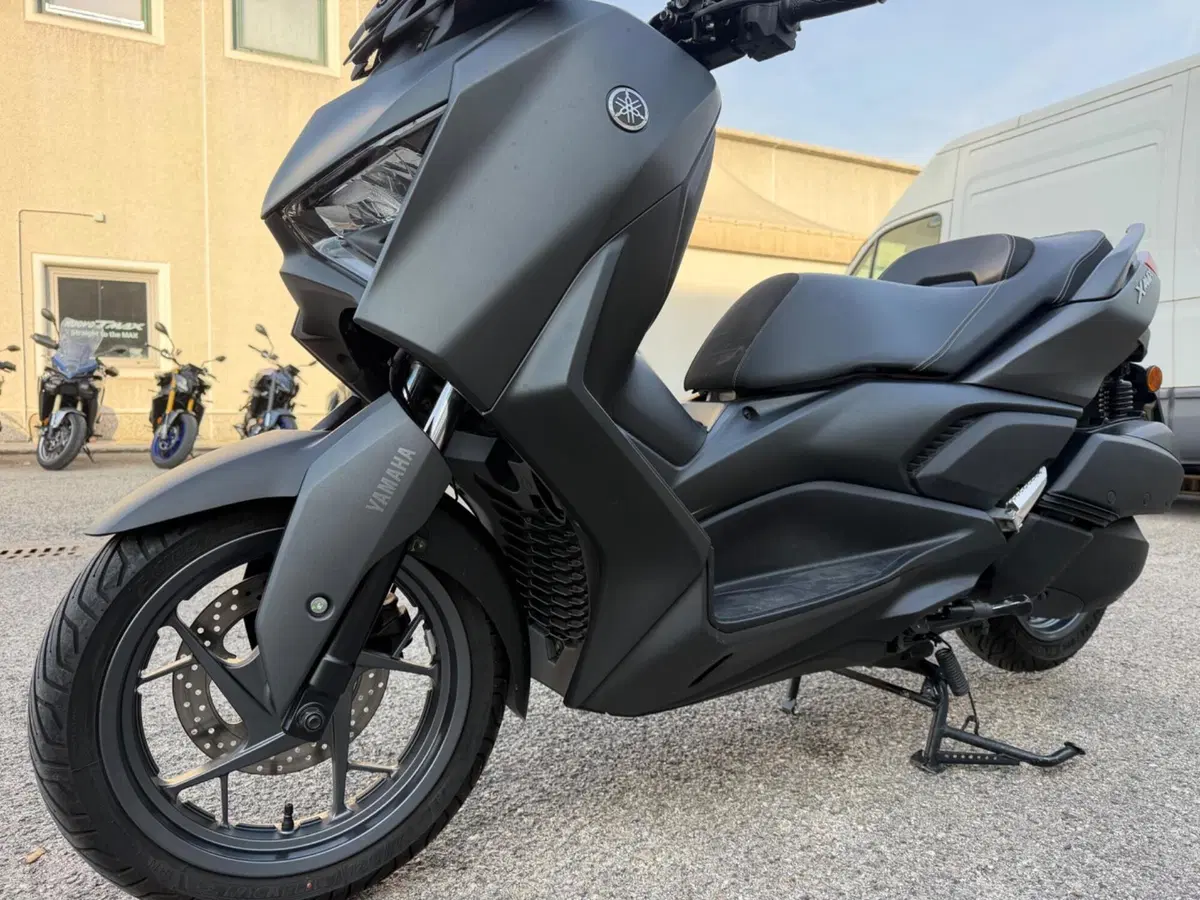 Yamaha X-Max 300 (2021 - 24) (4)