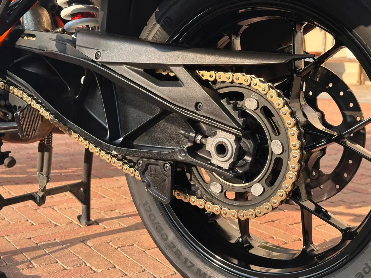 KTM 1290 Super Adventure S (2021 - 25) (3)