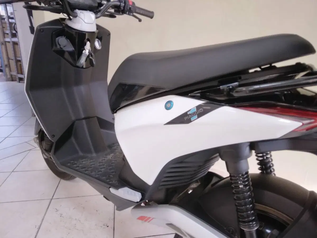 Piaggio 1 Active (2022 - 26) (7)