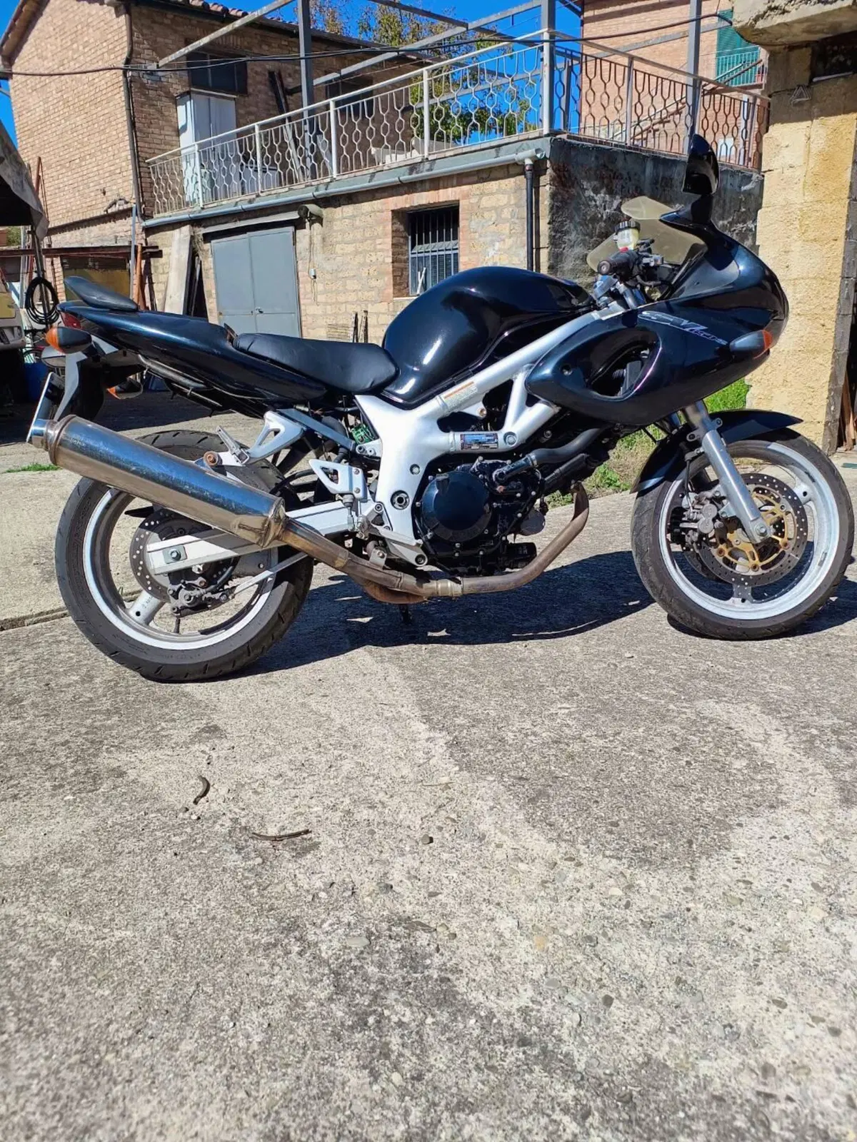 Suzuki SV 650 S (1999 - 02) (5)