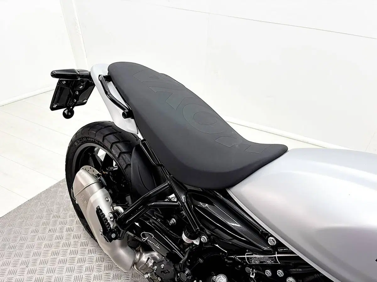 Royal Enfield Guerrilla 450 (2024 - 26) (19)