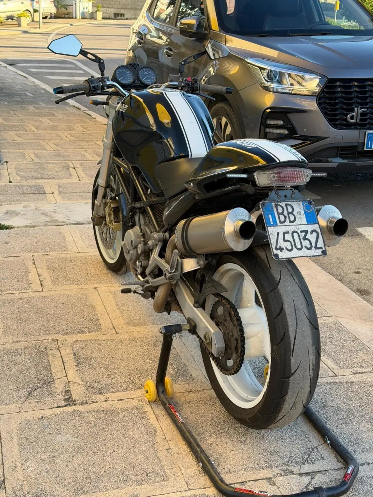 Ducati Monster 620 Dark (2003 - 06) (4)
