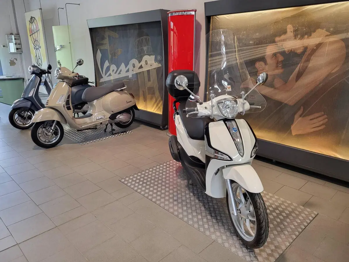 Piaggio Liberty 50 3V (2021 - 24) (3)