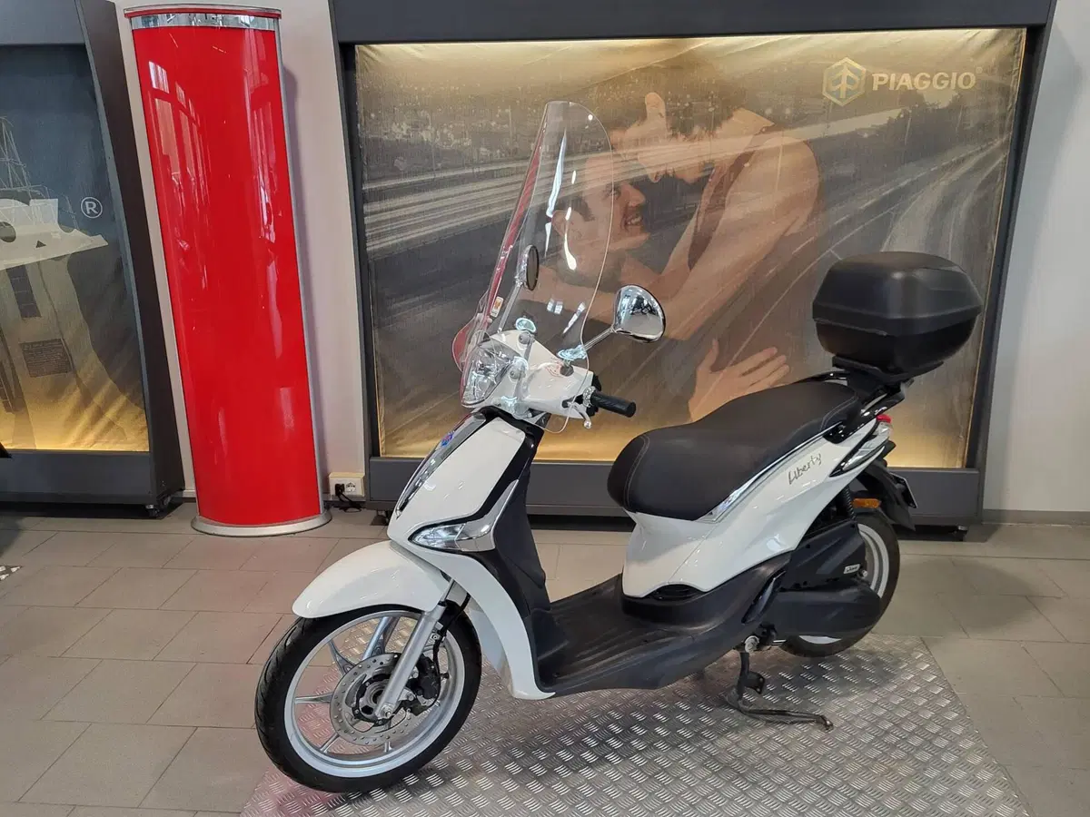 Piaggio Liberty 50 3V (2021 - 24) (4)