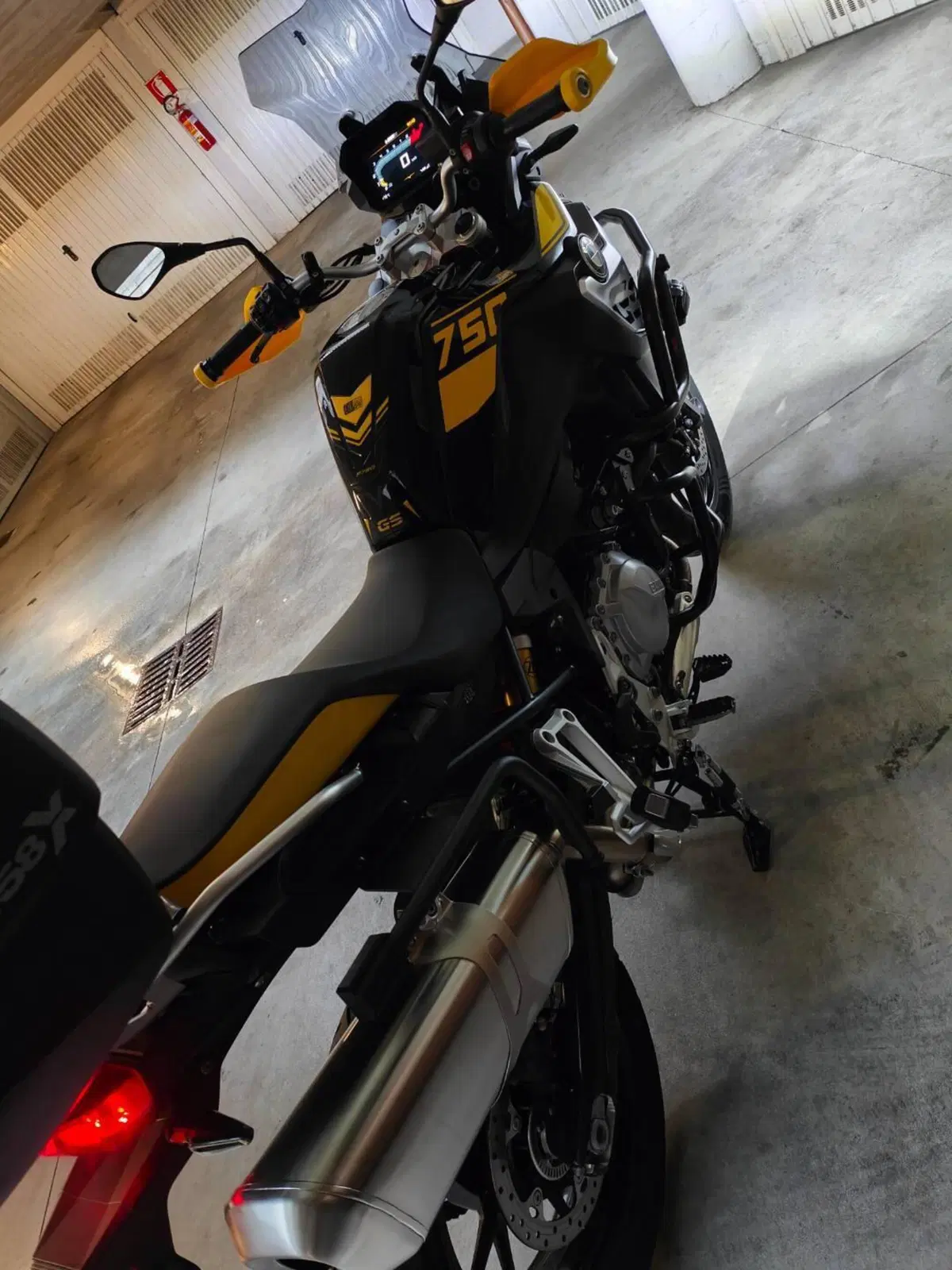Bmw F 750 GS Edition 40 Years GS (2021) (9)