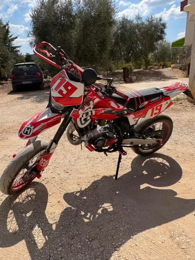 Husqvarna SM 125 (2007) usata