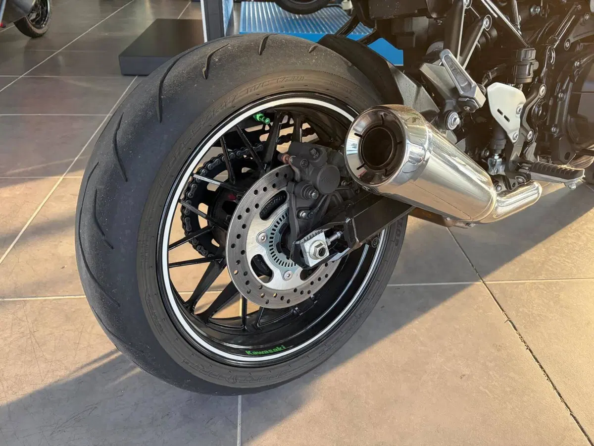 Kawasaki Z 900 RS SE (2022 - 25) (12)