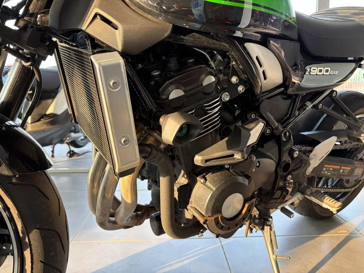 Kawasaki Z 900 RS SE (2022 - 25) (14)