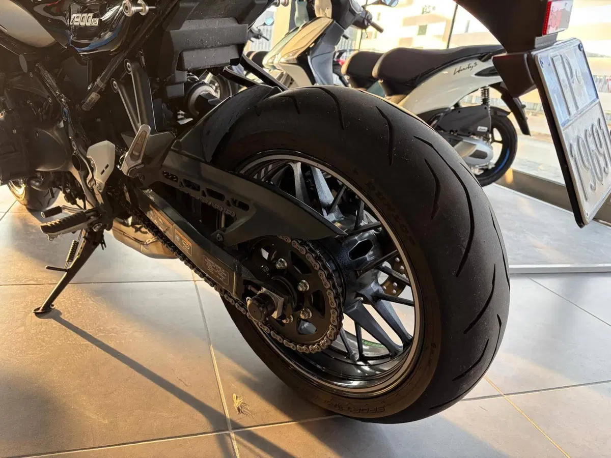 Kawasaki Z 900 RS SE (2022 - 25) (15)