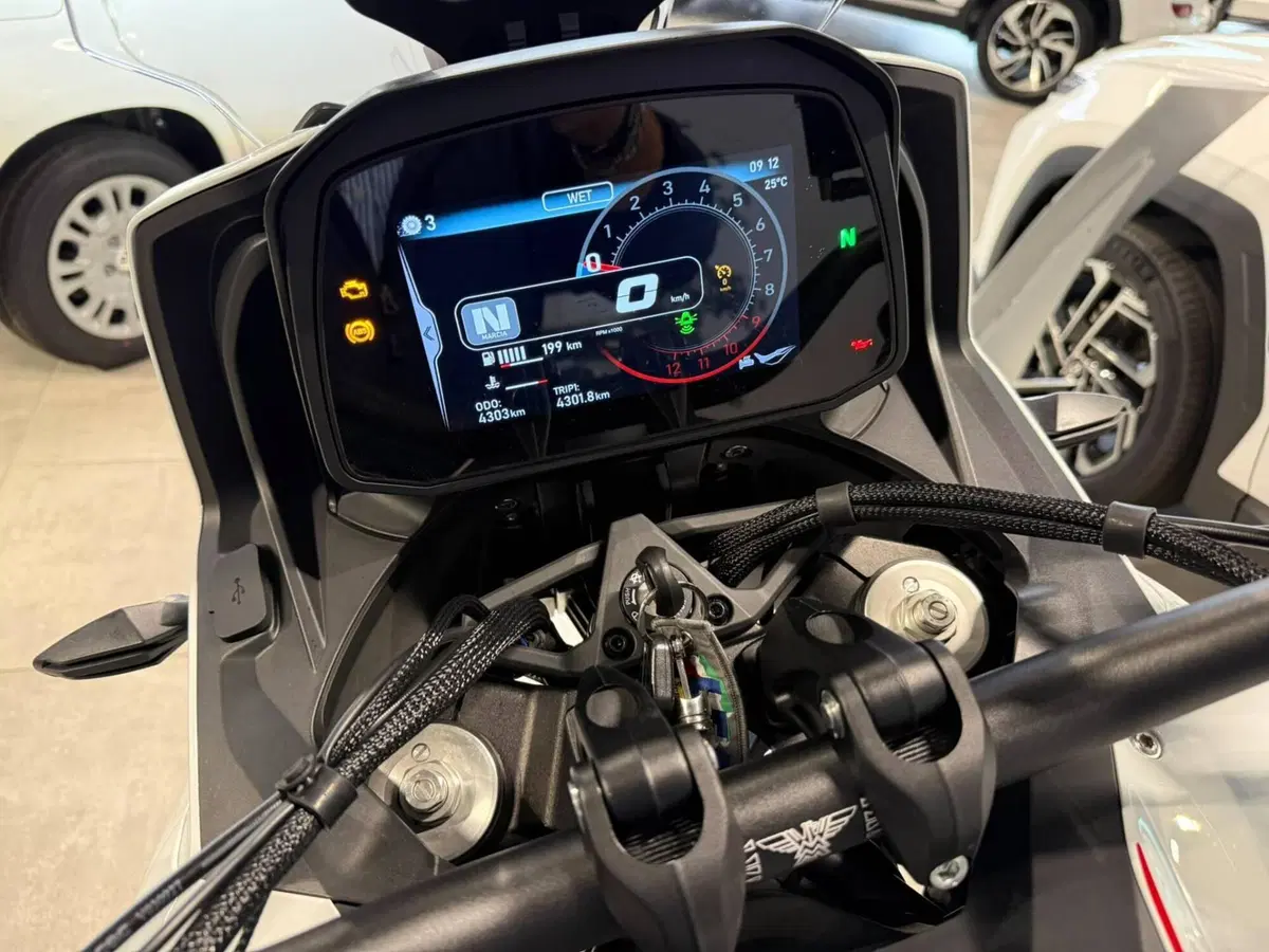 Moto Morini X-Cape 1200 (2026) (16)