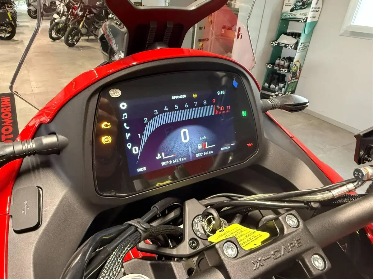 Moto Morini X-Cape 700 Gold Edition (2025 - 26) (14)