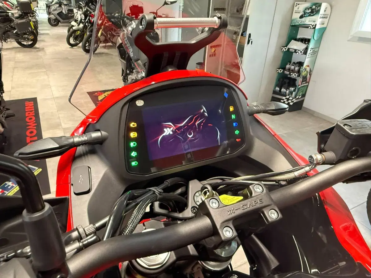 Moto Morini X-Cape 700 Gold Edition (2025 - 26) (15)