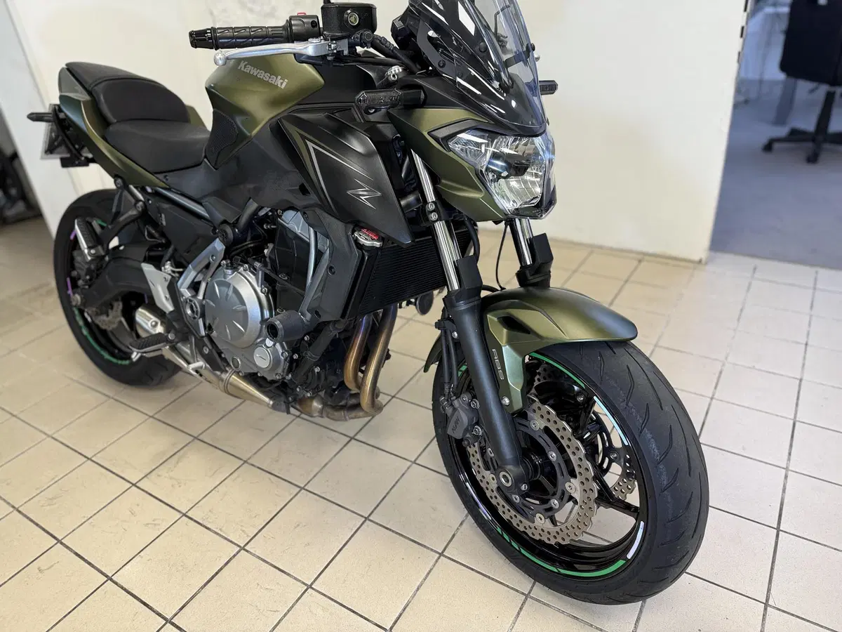 Kawasaki Z 650 (2017 - 19) (3)