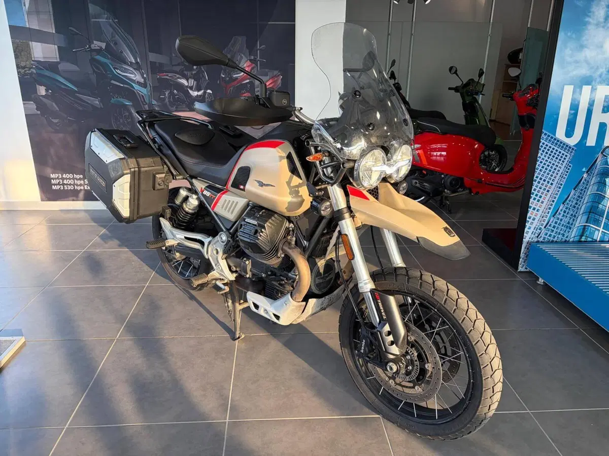 Moto Guzzi V85 TT Travel (2021 - 23) (3)
