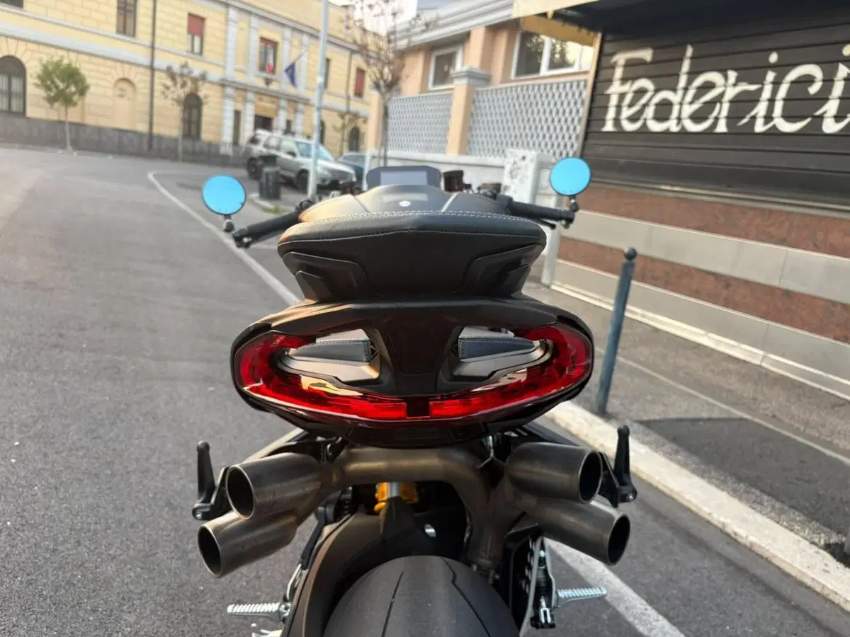 MV Agusta Brutale 1000 RR (2021 - 25) (7)