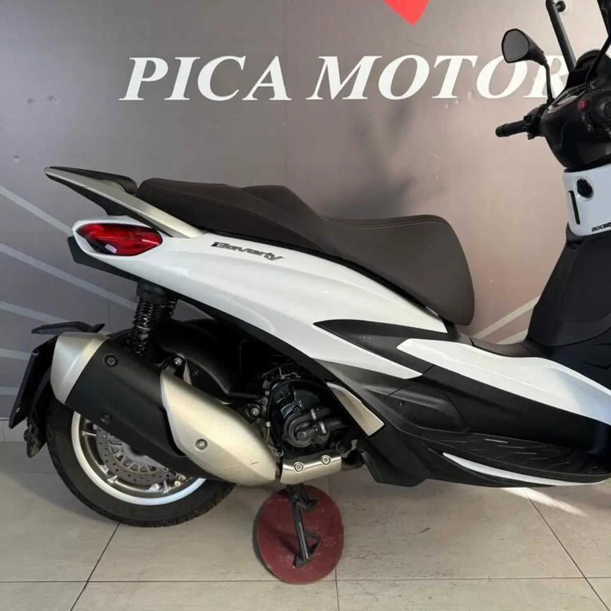 Piaggio Beverly 300 i.e. ABS-ASR (2016 - 20) (2)