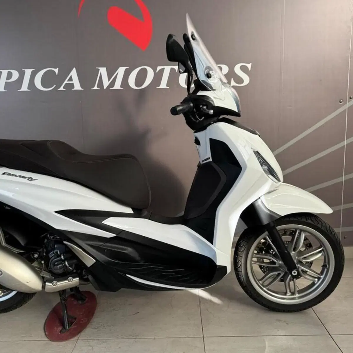 Piaggio Beverly 300 i.e. ABS-ASR (2016 - 20) (3)