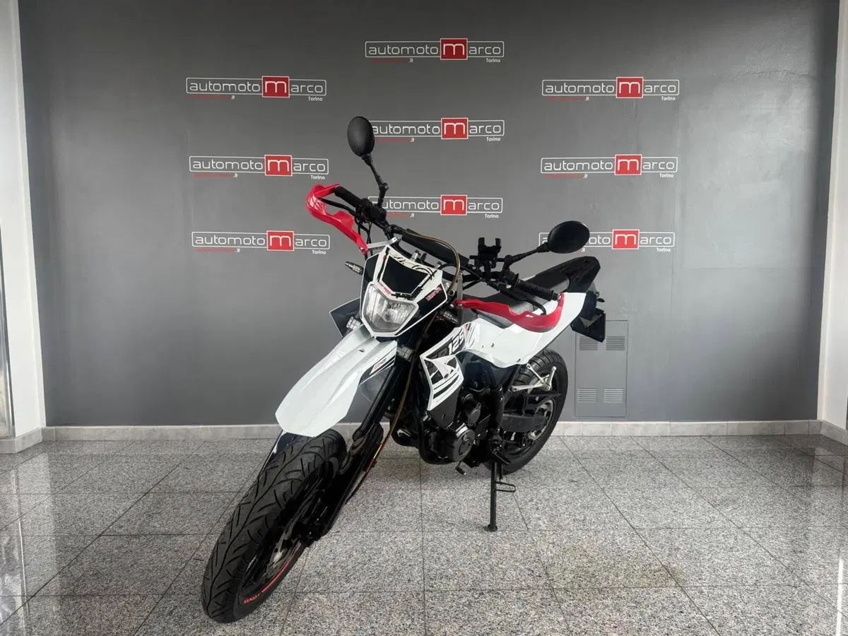 KSR Moto TR 125 SM 4T (2014 - 16) (2)
