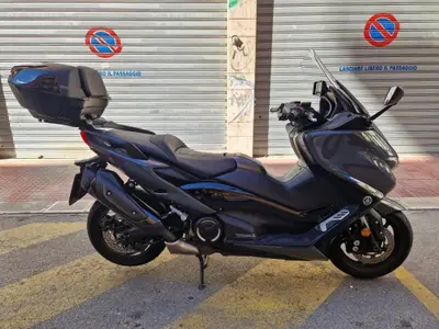 Yamaha T-Max 560 Tech Max (2021) usata