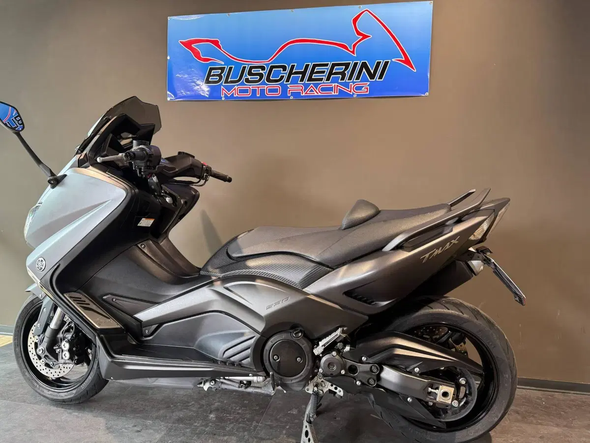 Yamaha T-Max 530 ABS (2015 - 17) (4)