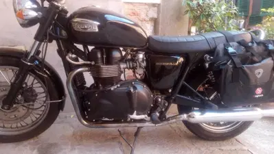 Triumph Bonneville 800 (2002 - 07) usata