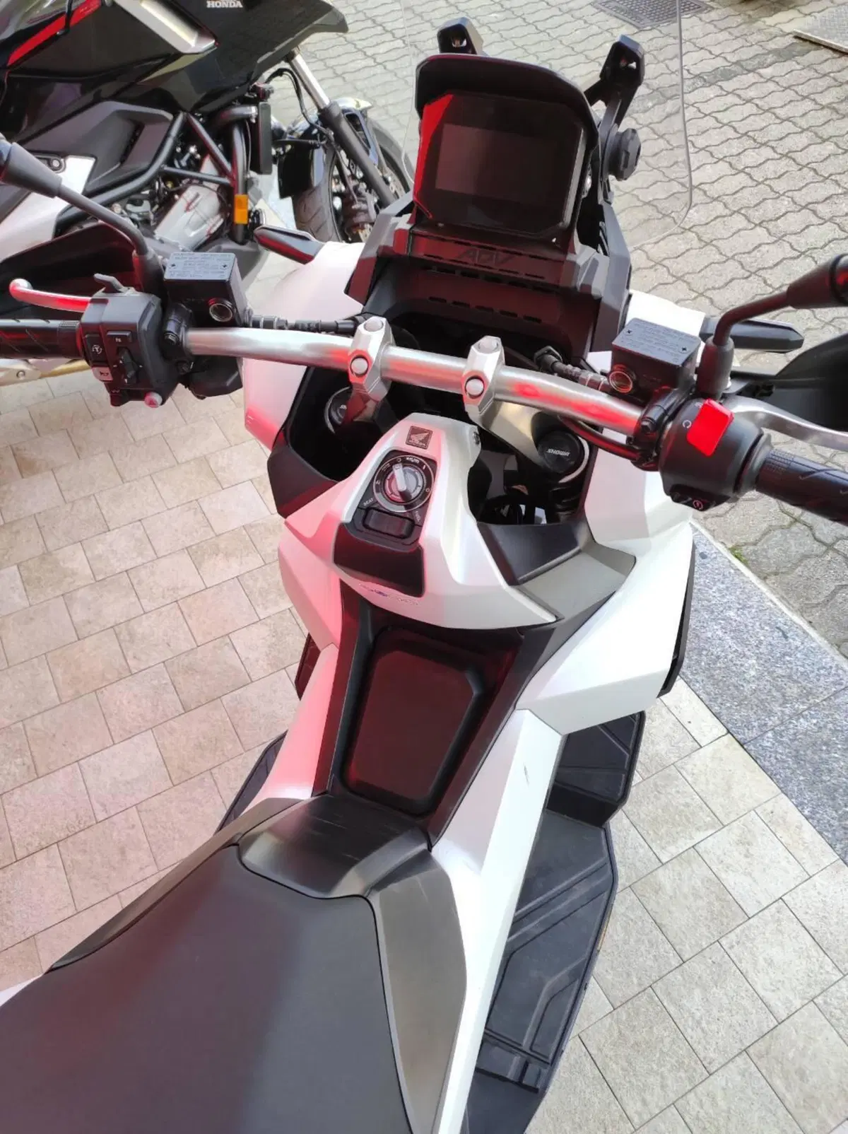 Honda ADV 350 (2022 - 24) (6)