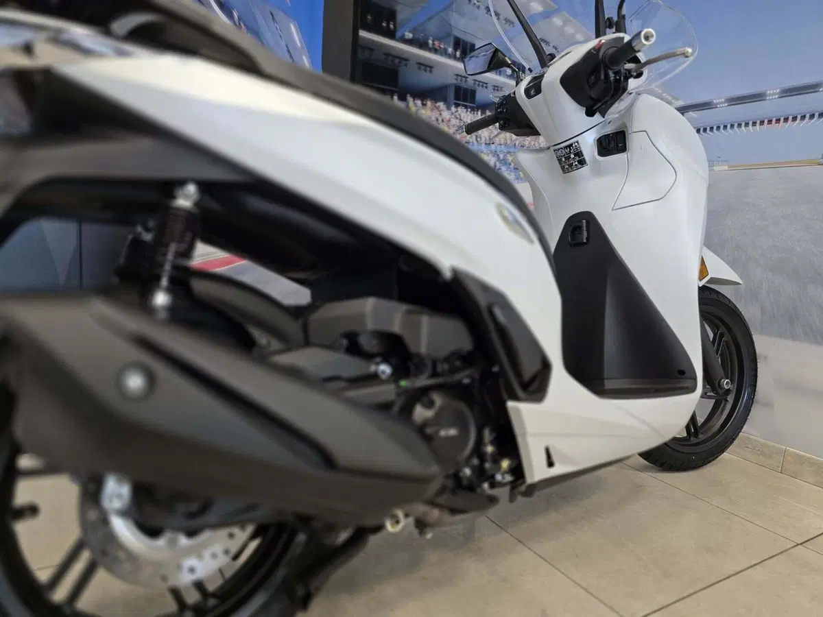 Honda SH 350 (2021 - 24) (18)