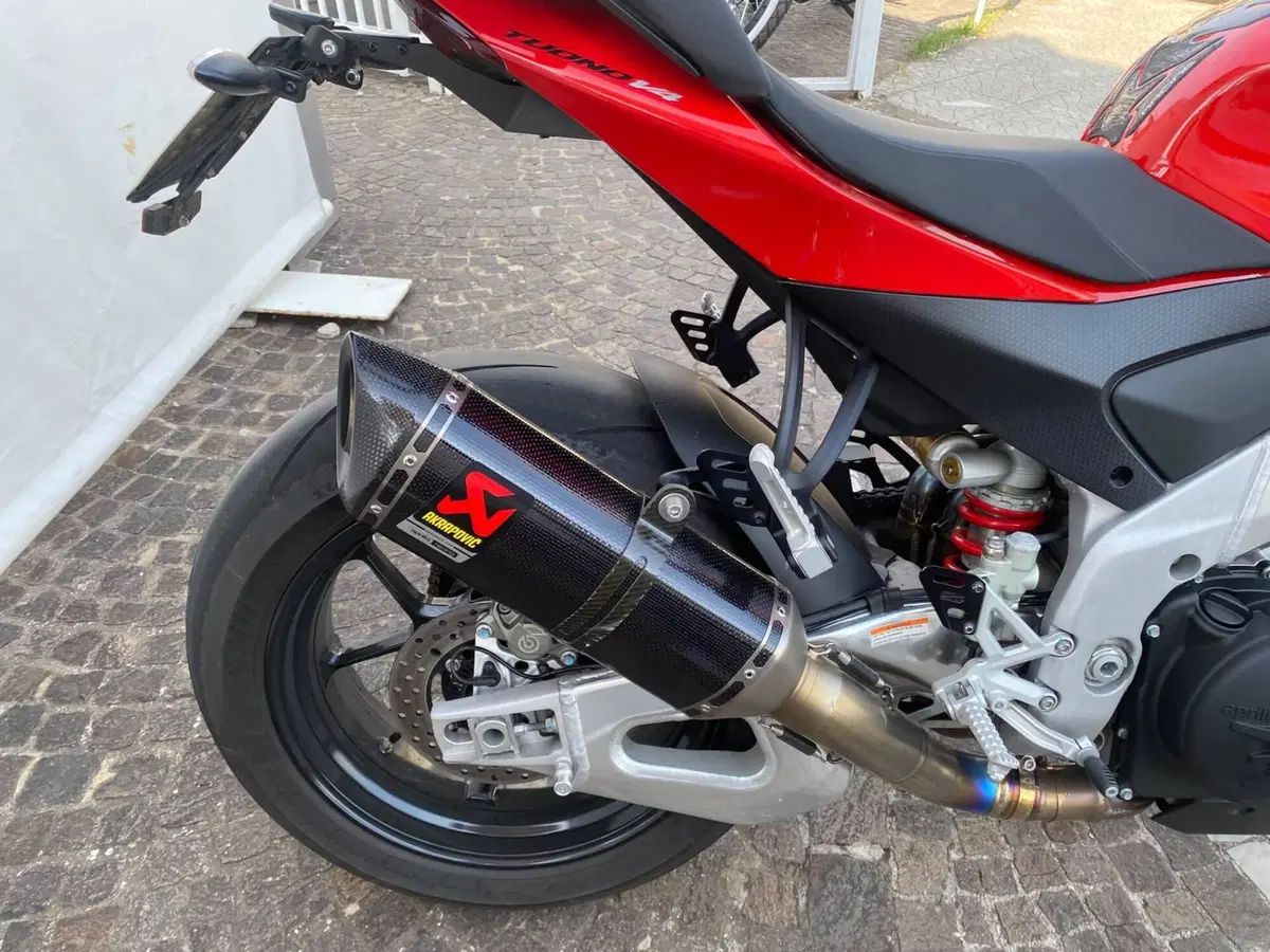 Aprilia Tuono V4 (2021 - 24) (5)