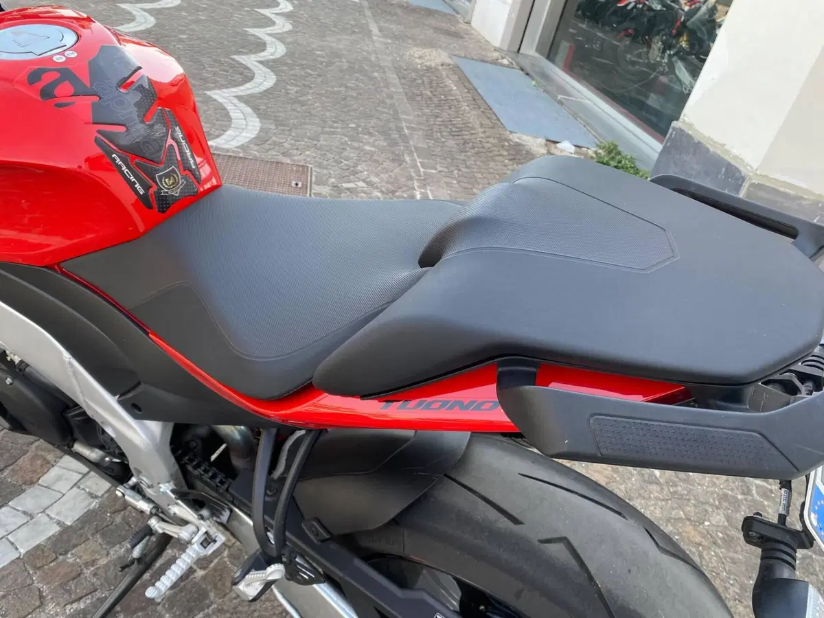 Aprilia Tuono V4 (2021 - 24) (6)