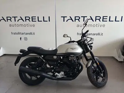 Moto Guzzi V7 Stone (2021 - 24) usata