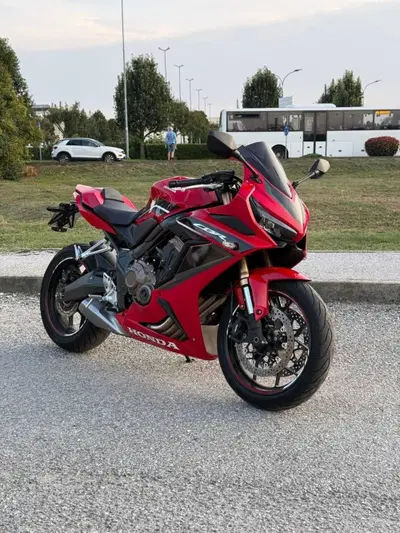 Honda CBR 650 R (2021 - 23) usata