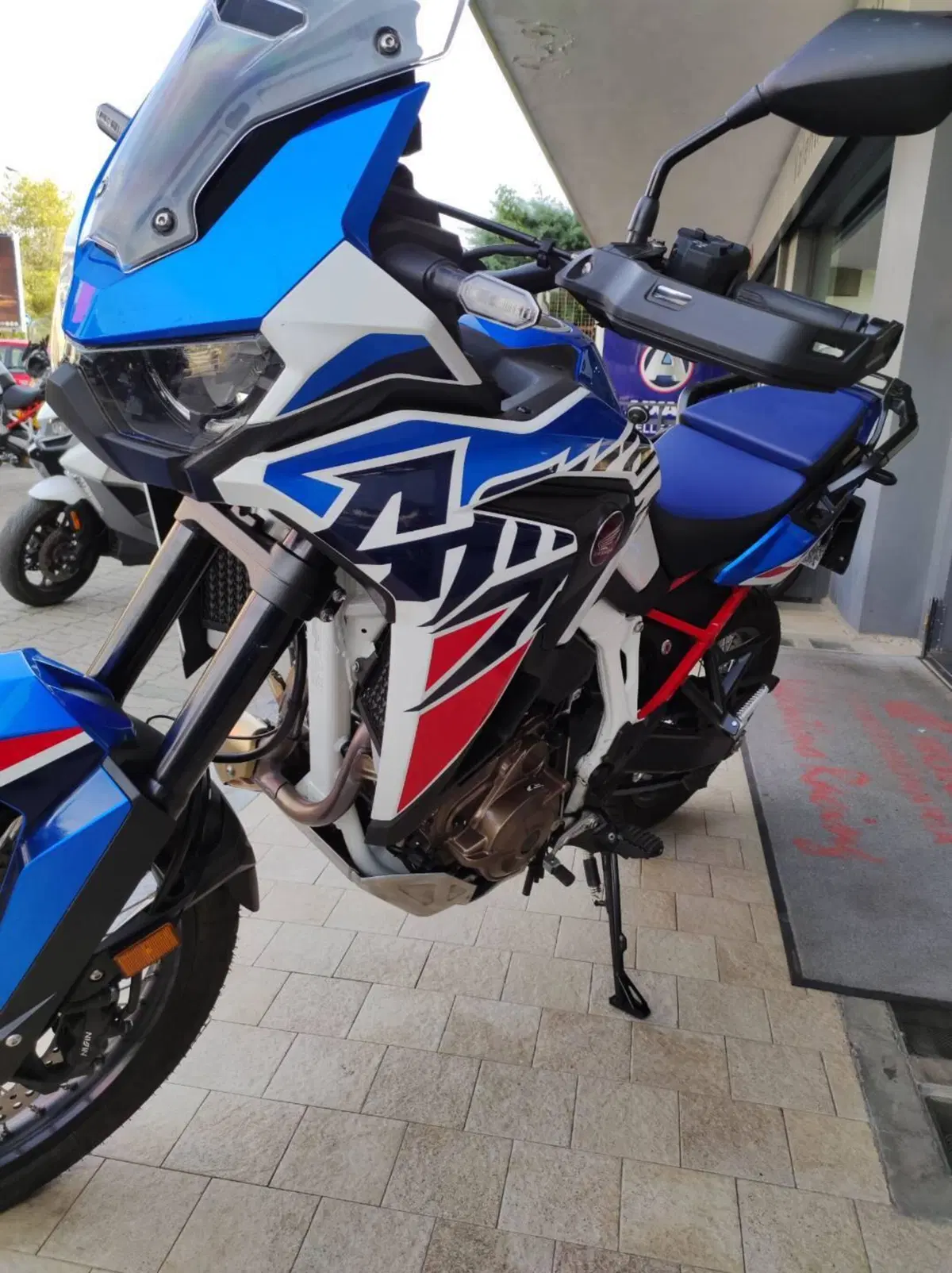 Honda Africa Twin CRF 1100L (2022 - 23) (4)
