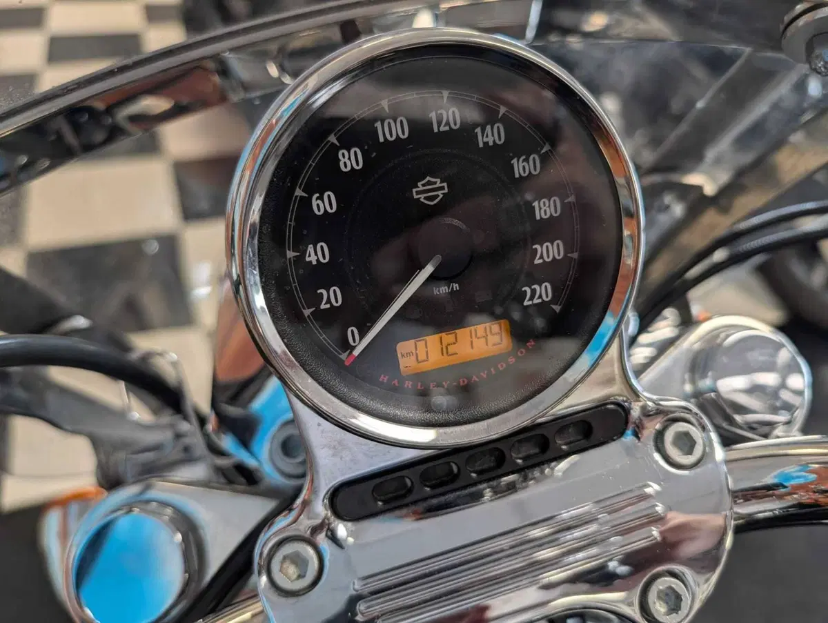 Harley-Davidson 1200T SuperLow (2017 - 20) - XL1200T (8)