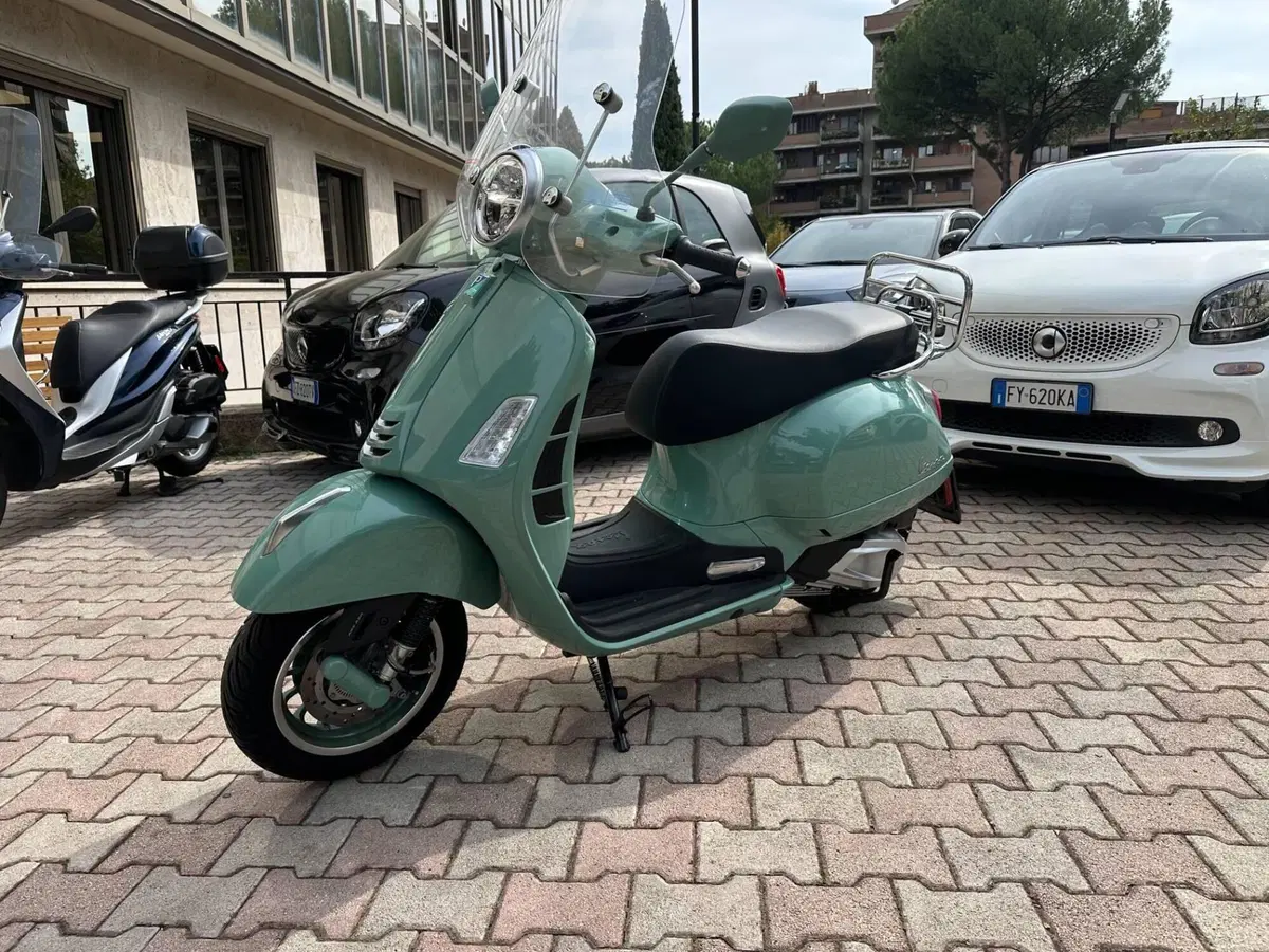 Vespa GTS 310 Edizione Ottantesimo (2026) (3)
