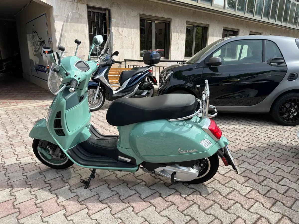 Vespa GTS 310 Edizione Ottantesimo (2026) (4)